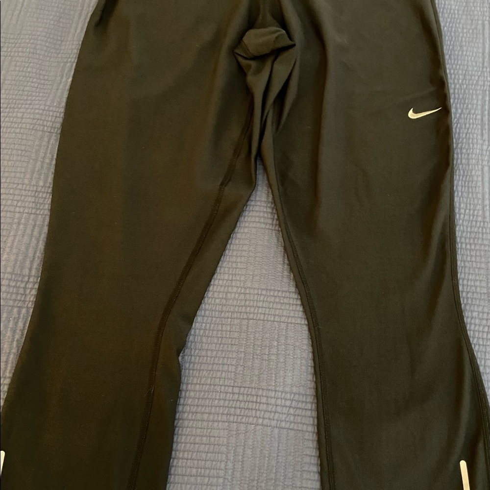 Nike Womens dri fit 3/4 leggings. Size Large